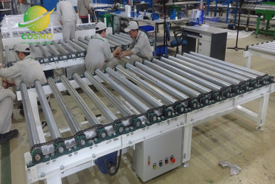 Băng tải con lăn truyền động xích